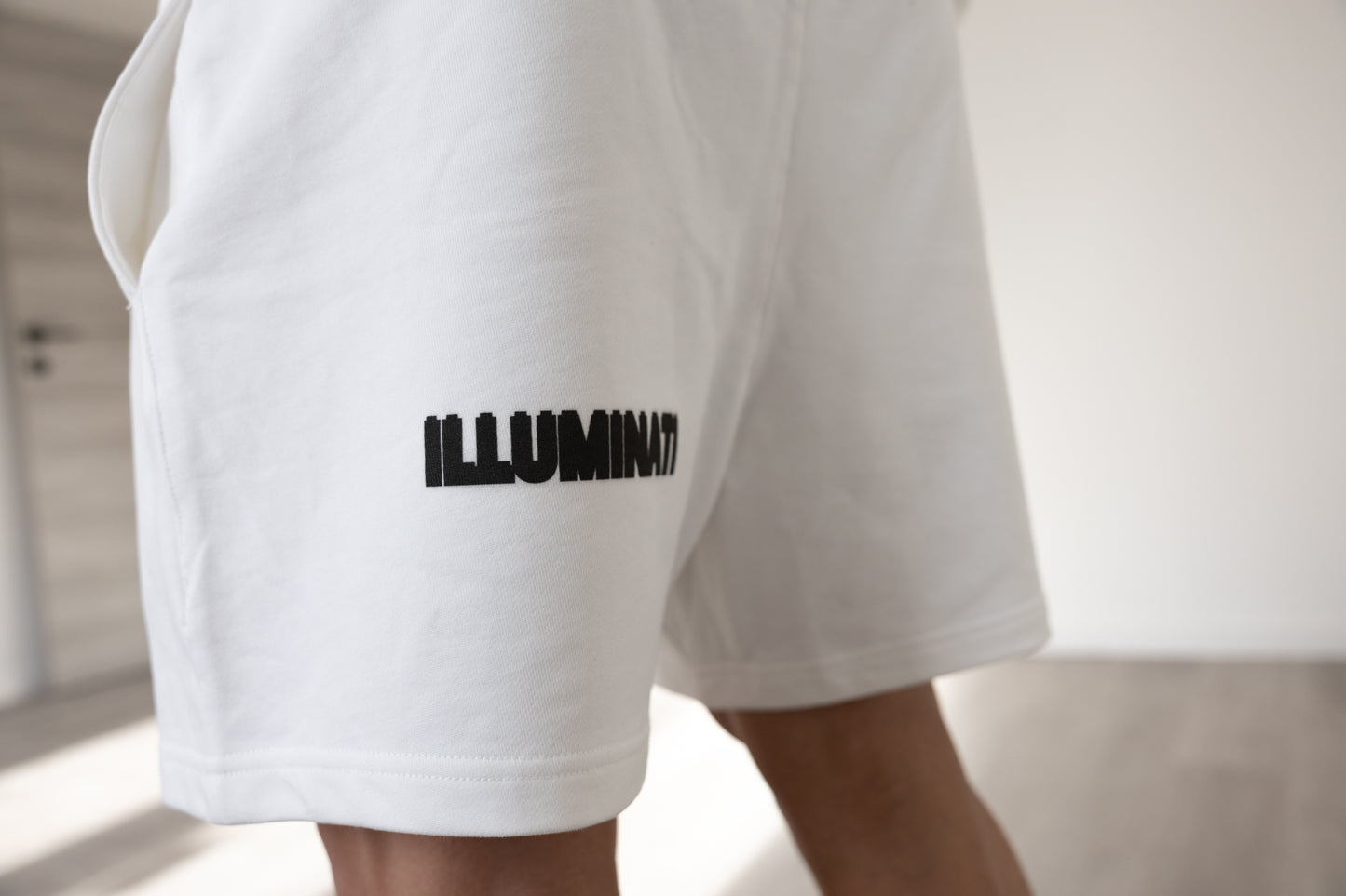 Pantaloncini oversize ILLUMINATI