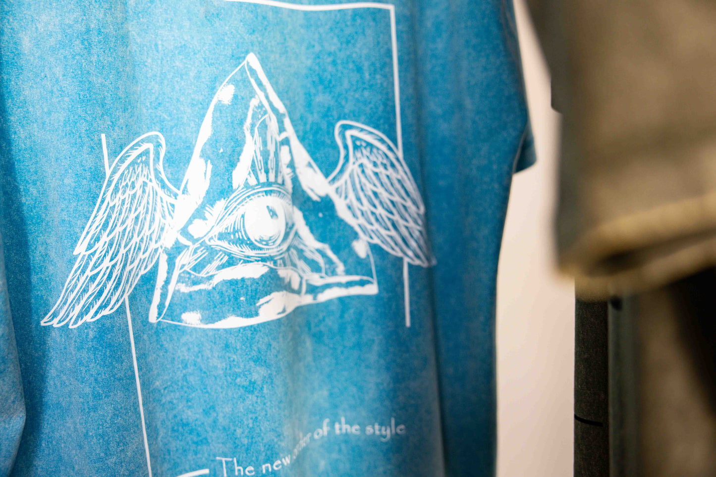 Vintage faded white logo ILLUMINATI T-SHIRT