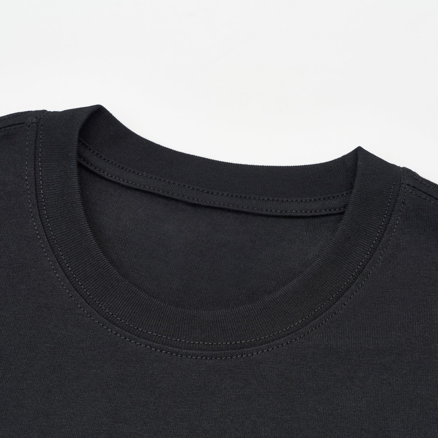 Boxy T-shirt - Labore et Constantia (White Logo)