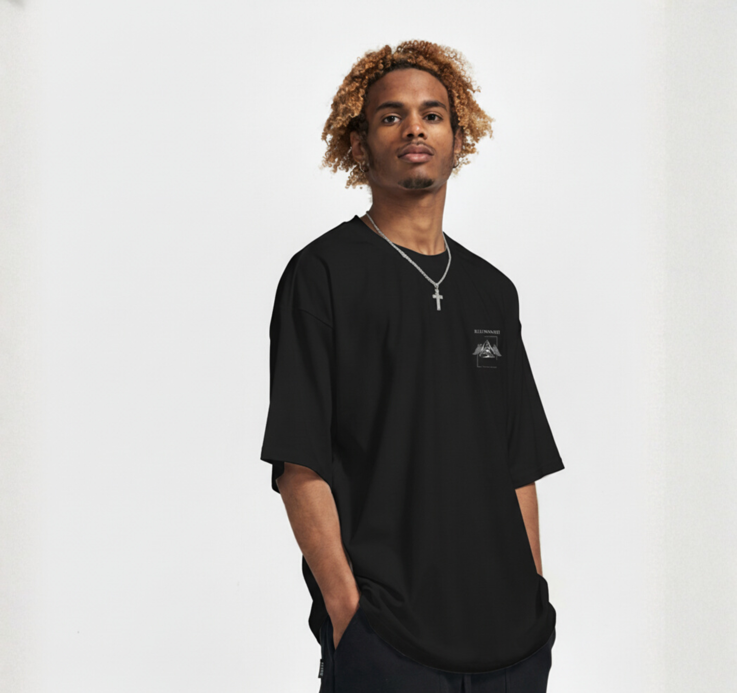 Boxy T-shirt - Labore et Constantia (White Logo)